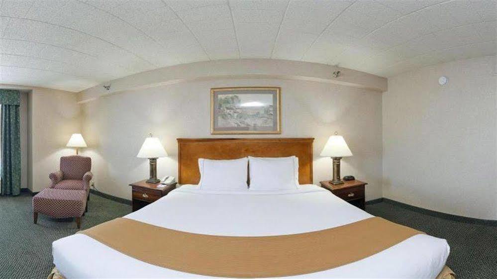 Holiday Inn Express And Suites Pittsburgh West Mifflin, An Ihg Hotel Eksteriør bilde