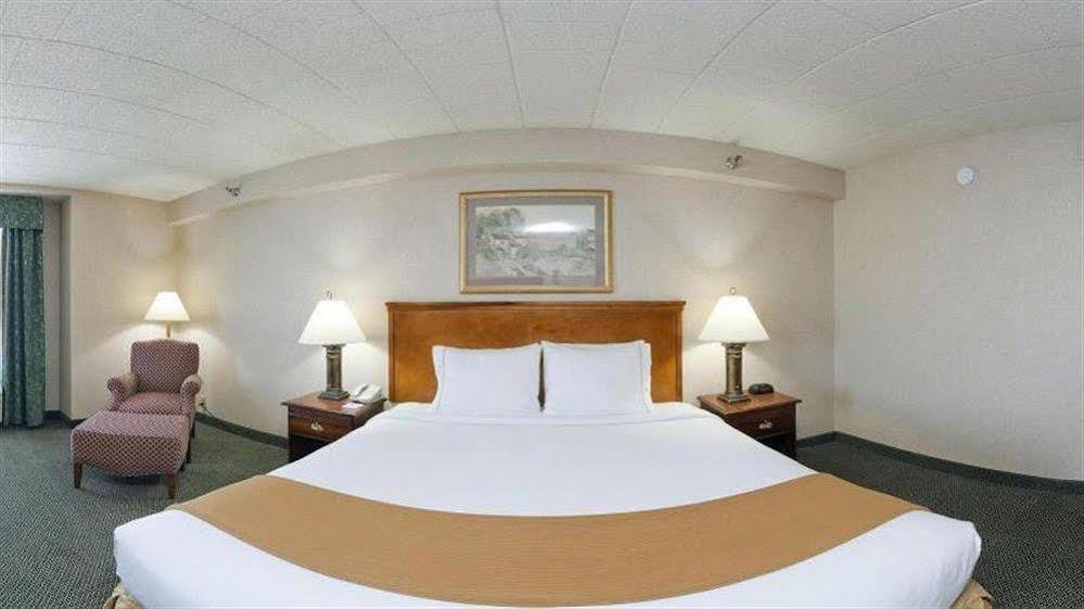 Holiday Inn Express And Suites Pittsburgh West Mifflin By Ihg Eksteriør bilde